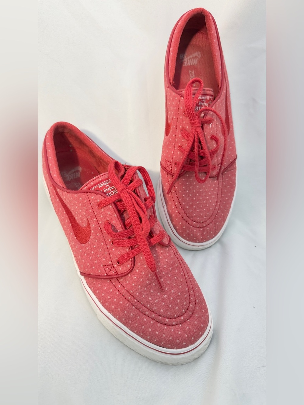 Nike Zoom SB Stefan Janoski Canvas Red Polka Dot Shoes in Men's Size 9.5